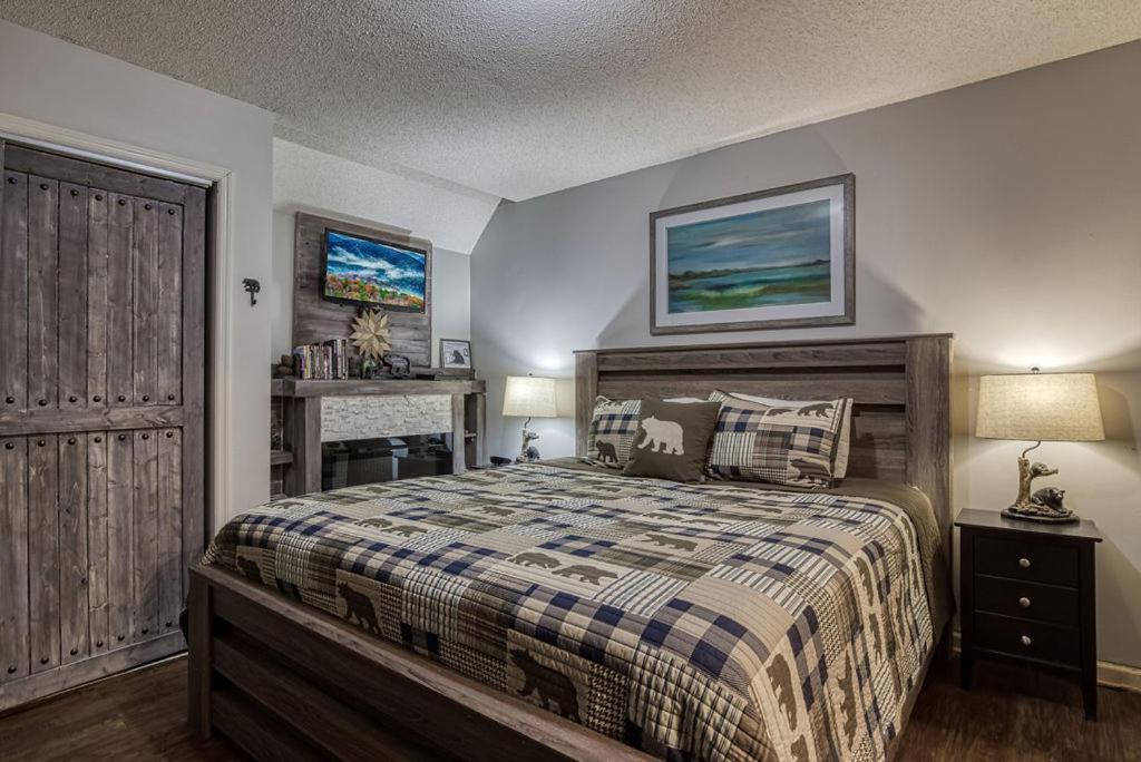 Moonshine Chalet, Hot Tub, Pool Access, Wifi, 1089 Free Tickets Each Paid Day, Dollywood And More Gatlinburg Luaran gambar